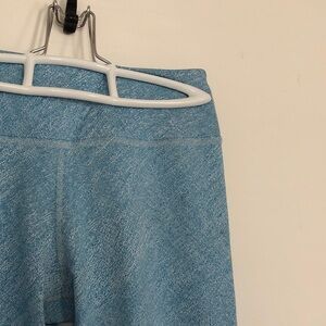 Beyond Yoga Blue and White Textured Leggings